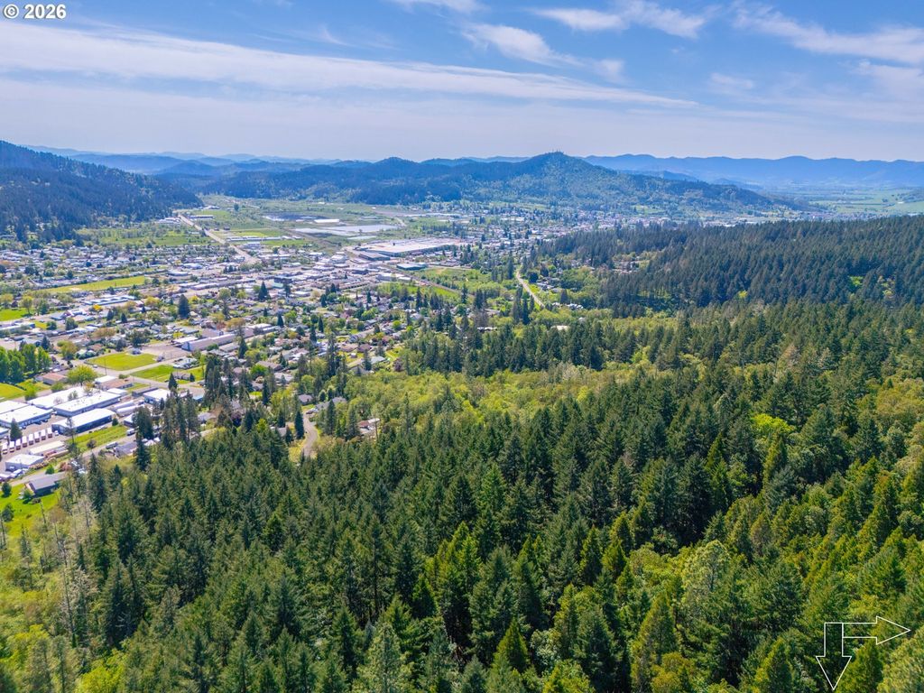 E Sixth Ave, Sutherlin