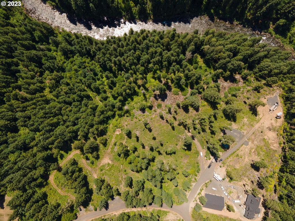 Boulder Ridge, Carson