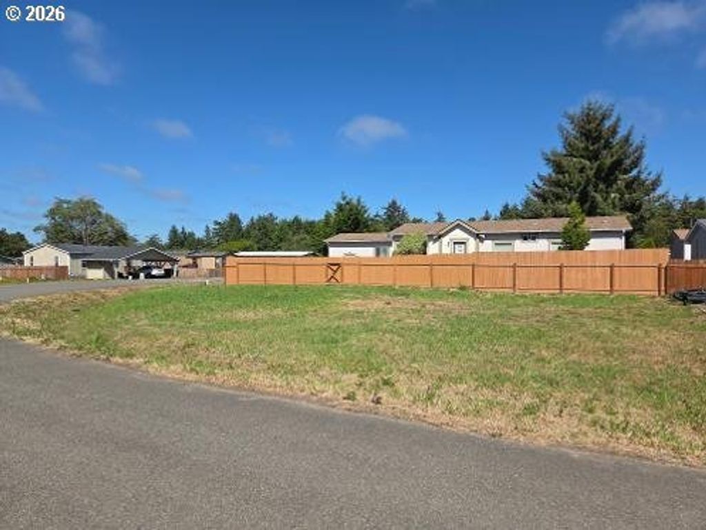 Matthew Ln, Coos Bay