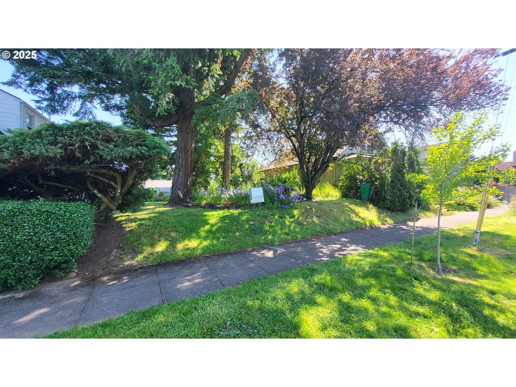 7020 Ne Stanton St, Portland