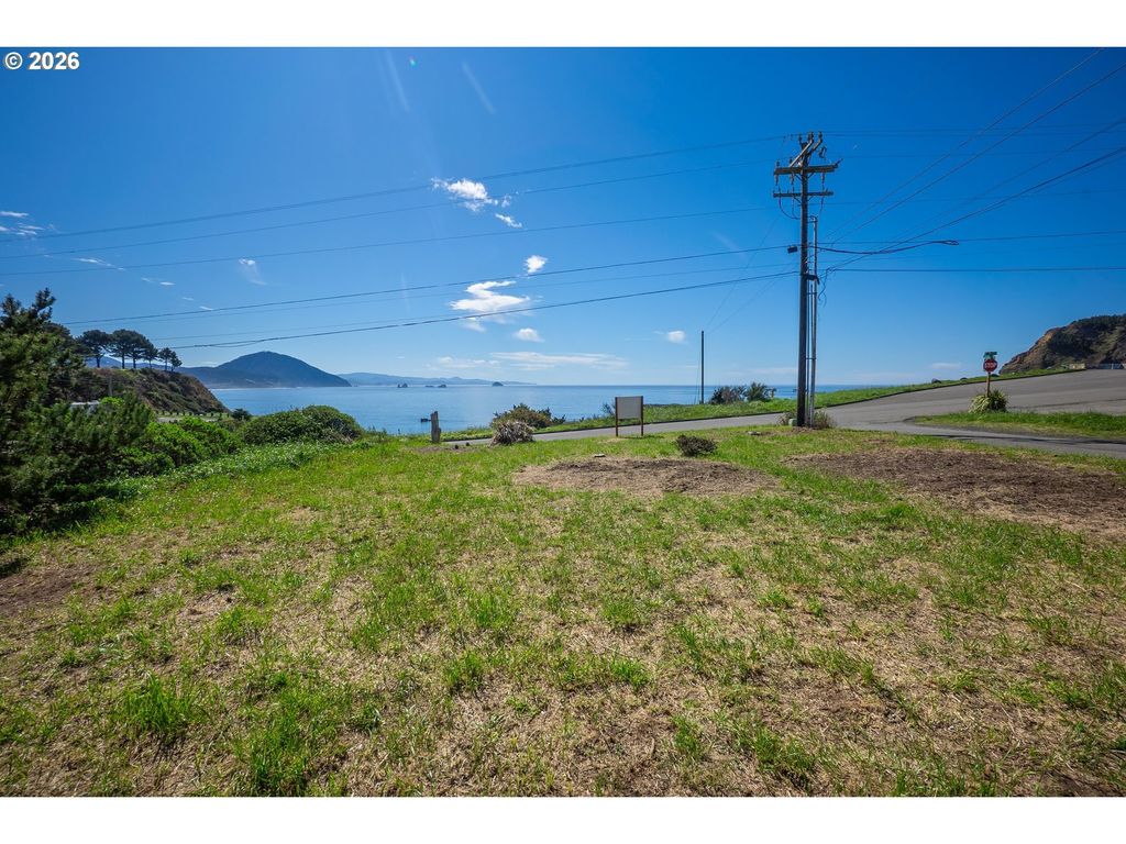 440 5th St, Port Orford