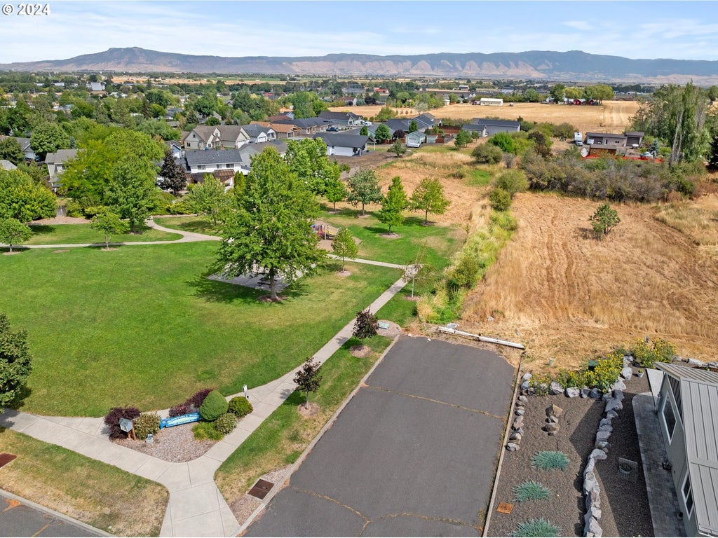 4097 Gemini, La Grande