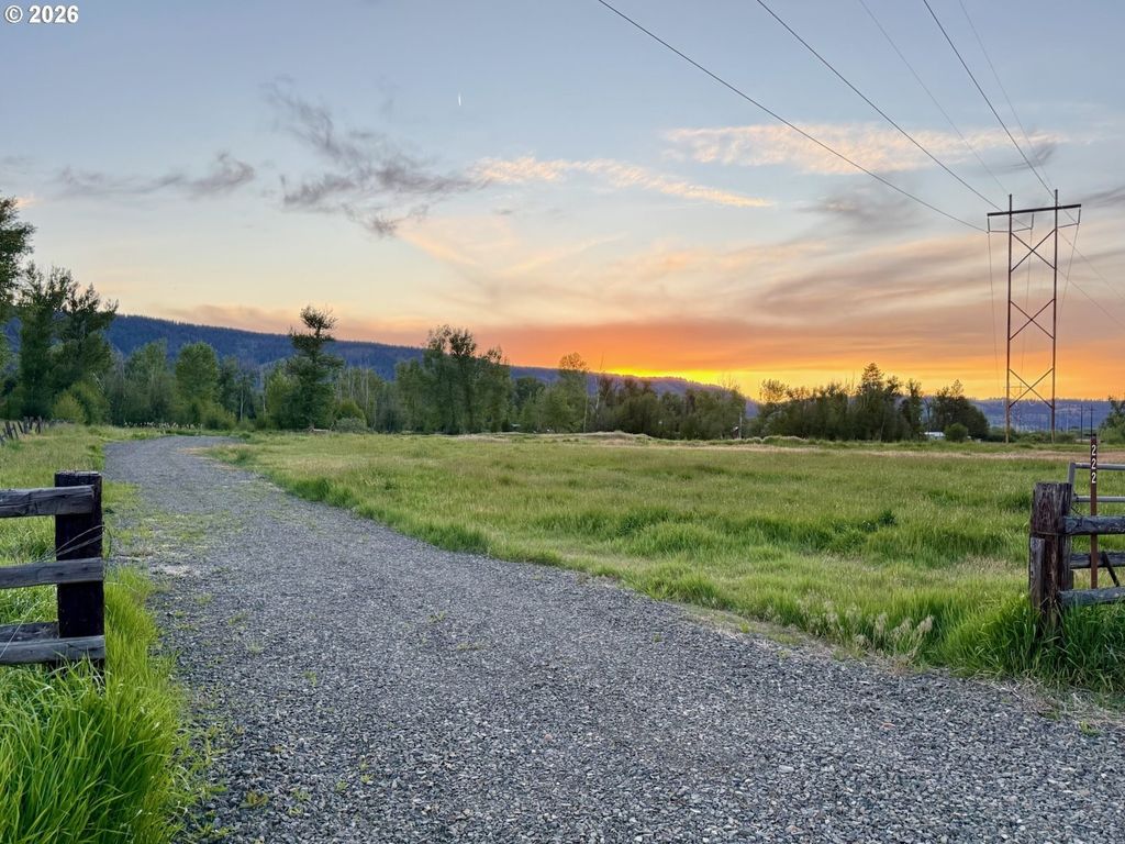 222 N Bear Creek Rd, Wallowa