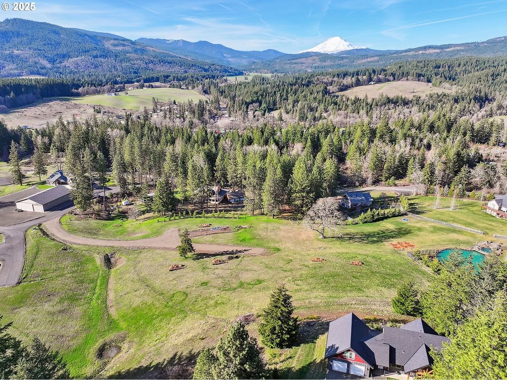 2 Graham Ln, White Salmon