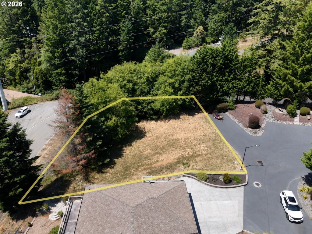 7774 Zoe Dr, Brookings