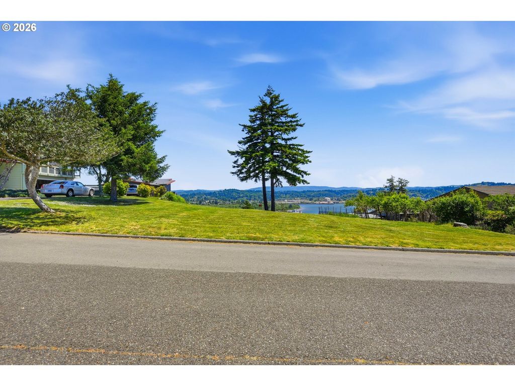 Signal Way, Coos Bay