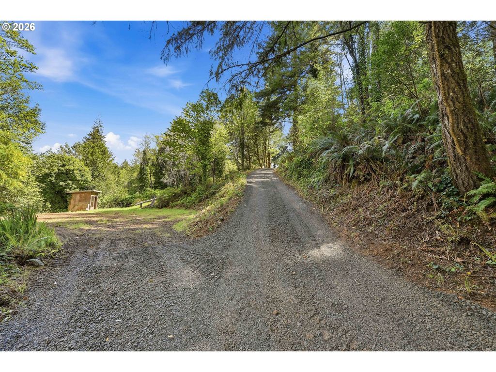 59553 Halfway Rd, Coos Bay