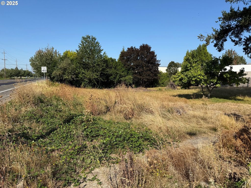 18005 Ne Sandy Blvd, Portland