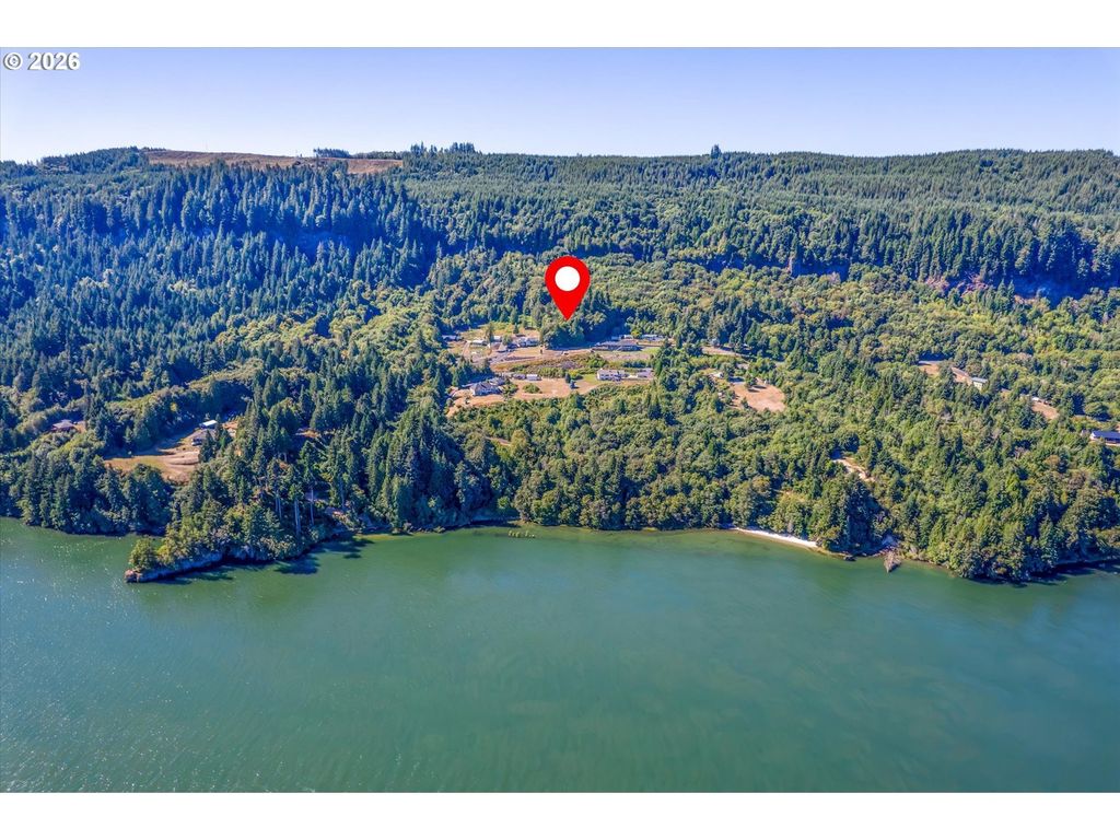 1669 E State Route 4, Cathlamet
