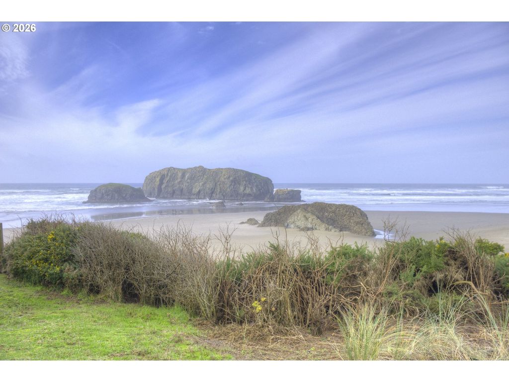 54190 Gould Road, Bandon