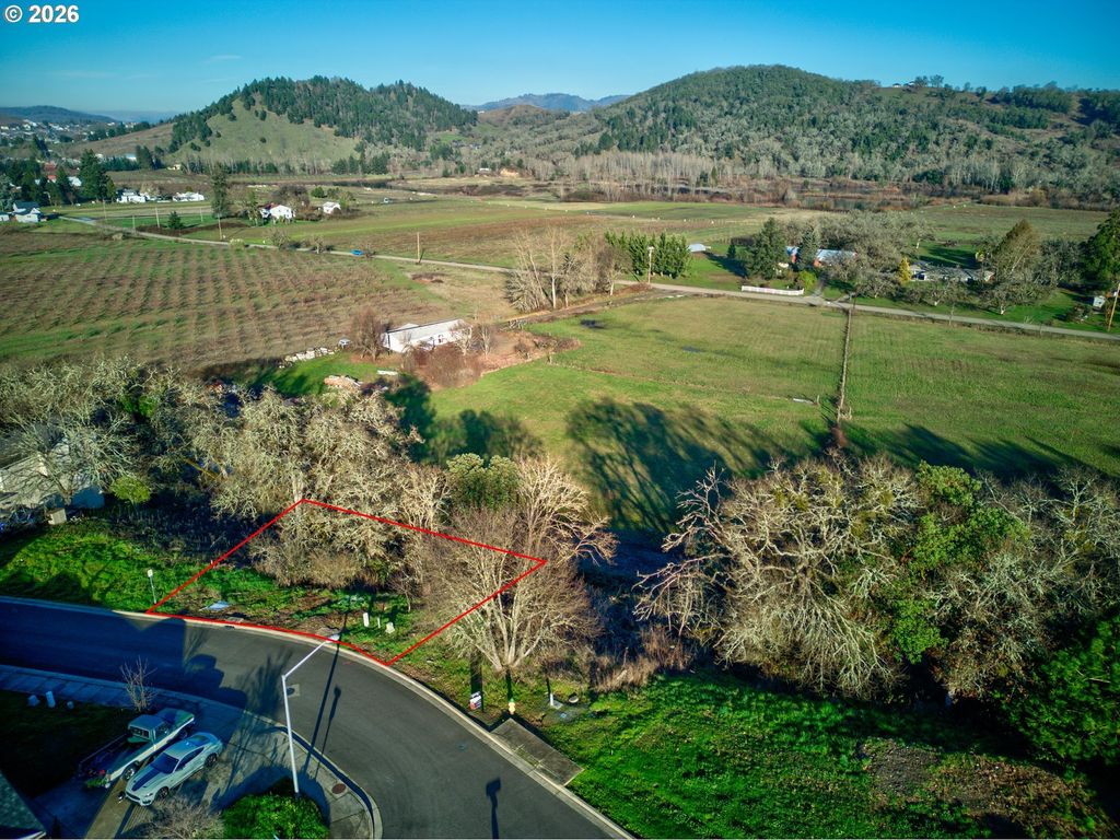 111 Se Lebleu Ln, Winston