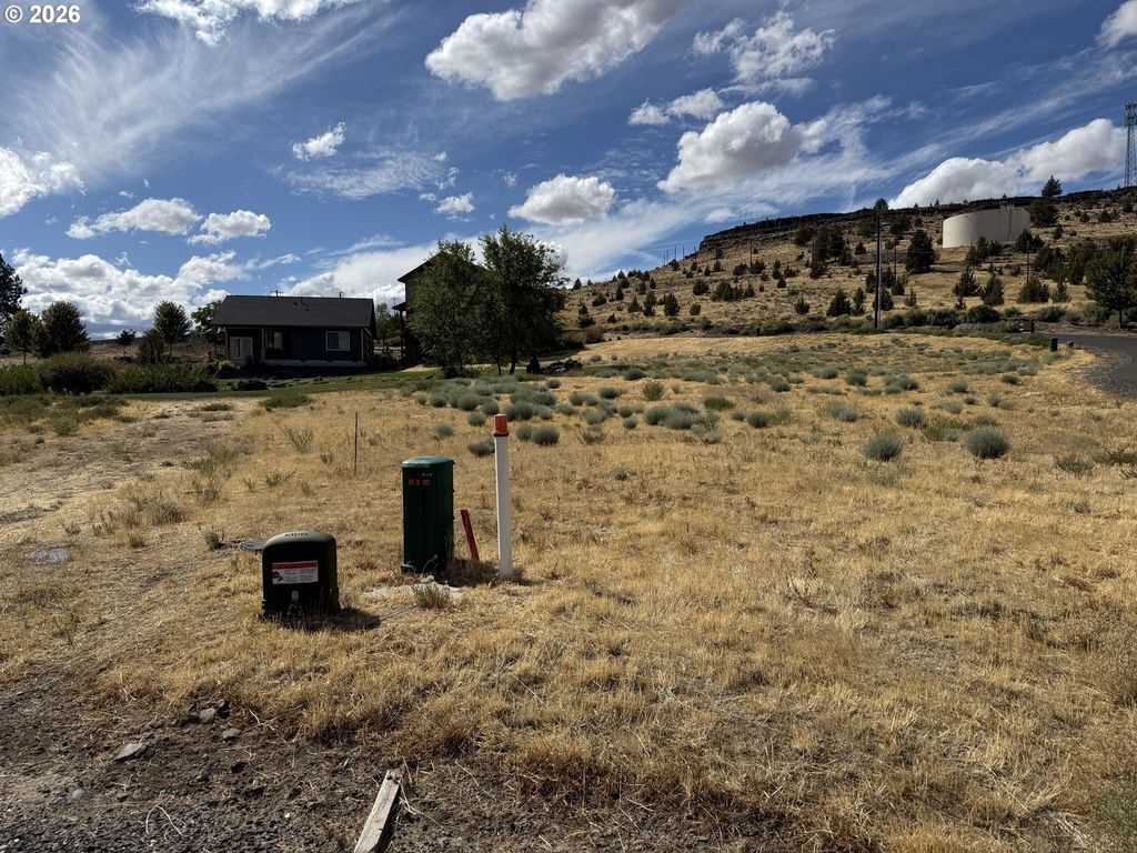 405 Little Lake Rd, Maupin