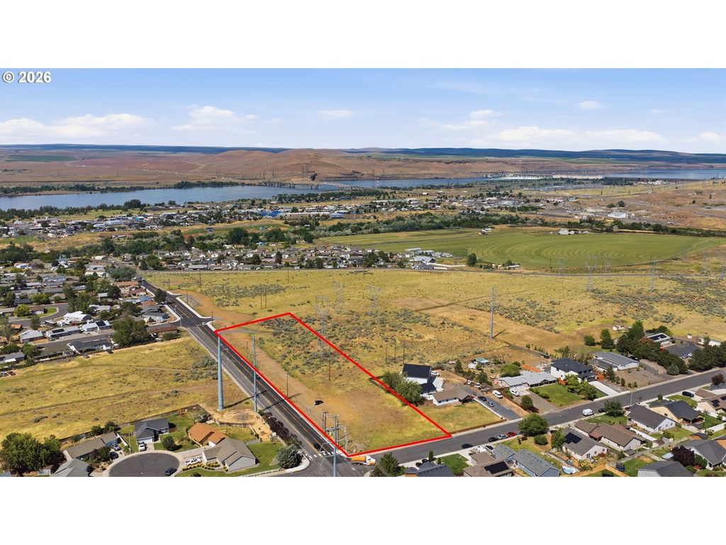 311 Pine Tree Ave, Umatilla