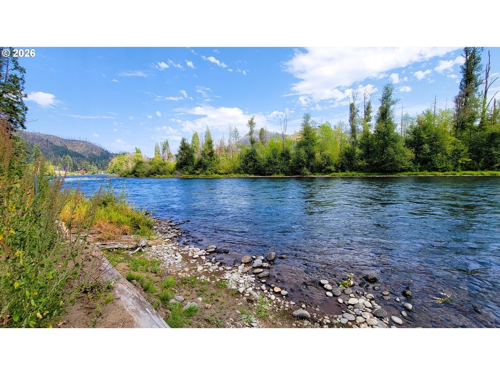 49570 Mckenzie Hwy, Vida