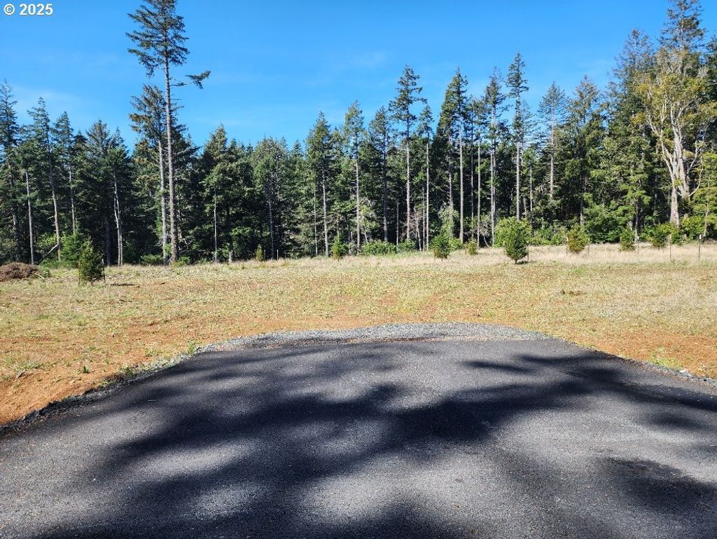 Hubbard Ln. 5, Port Orford