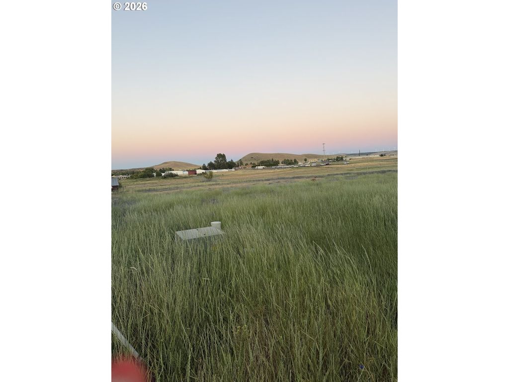 W Nesbitt St, Goldendale