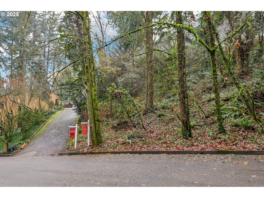 3032 Sw Nottingham Dr, Portland