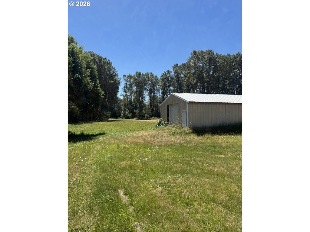 2004 Lewis River Rd, Woodland