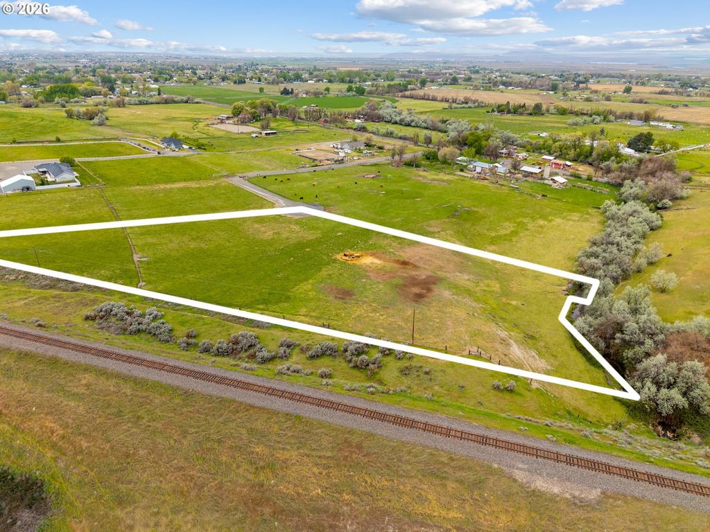 B And B Ln 3, Hermiston