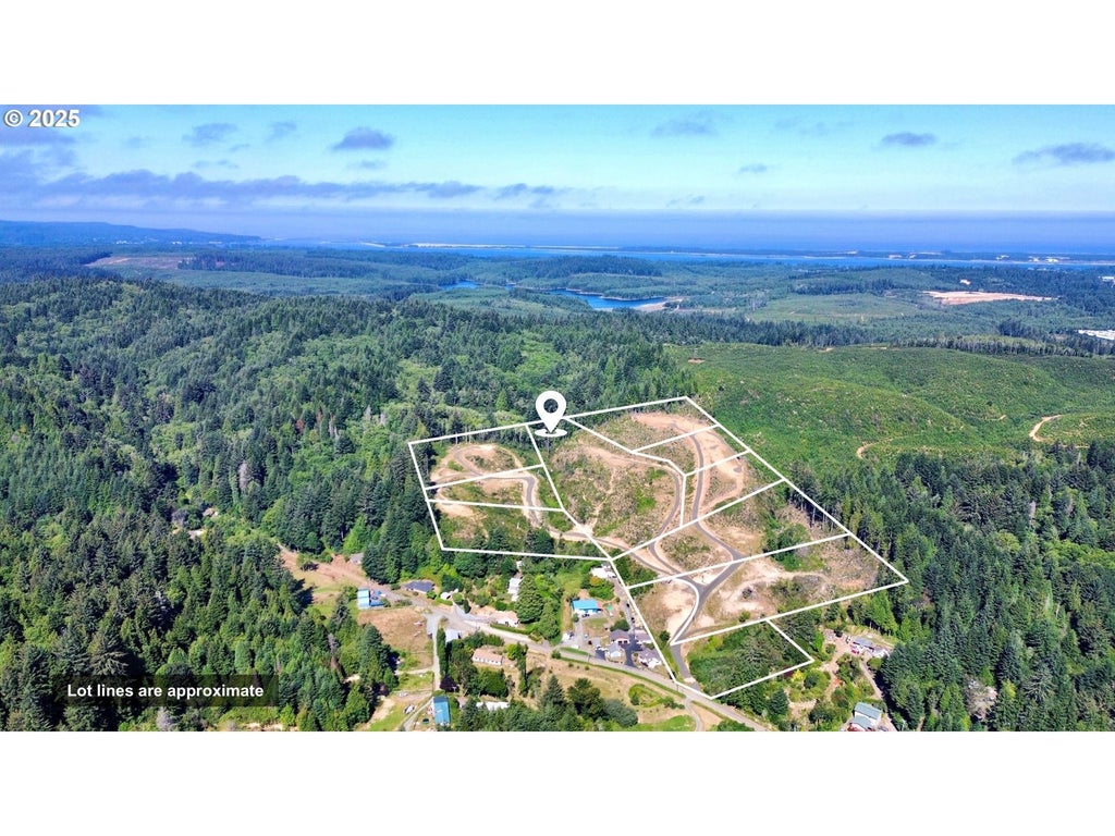 000 Trail Ln 1402, Coos Bay