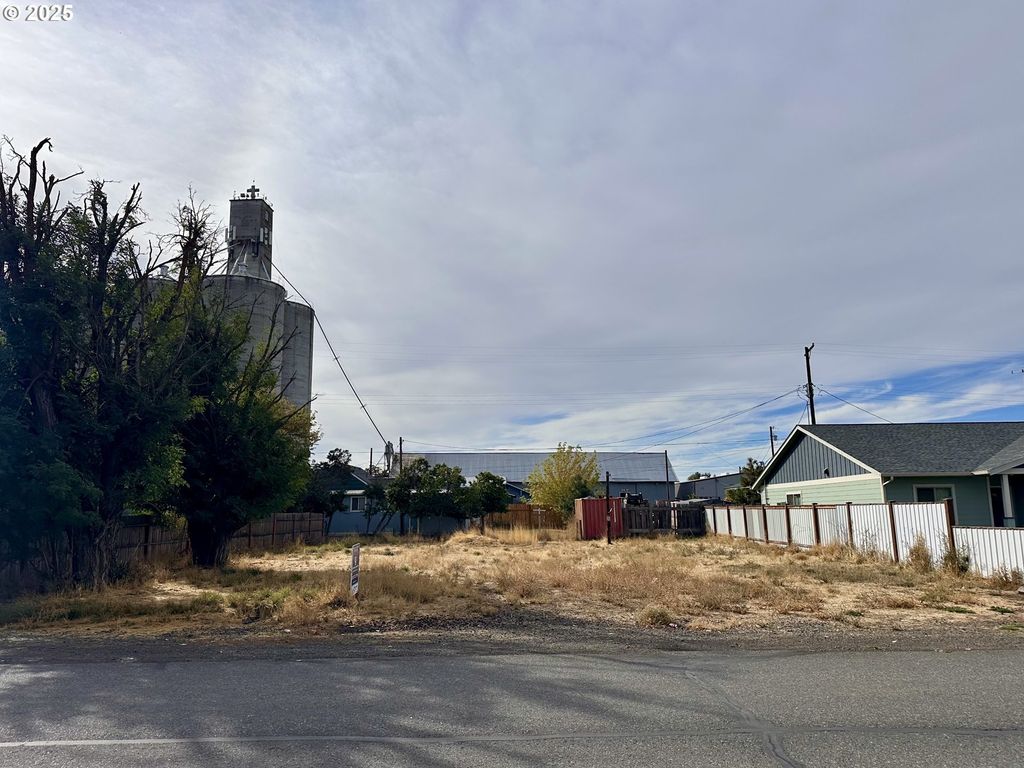 204 W Darland St, Goldendale