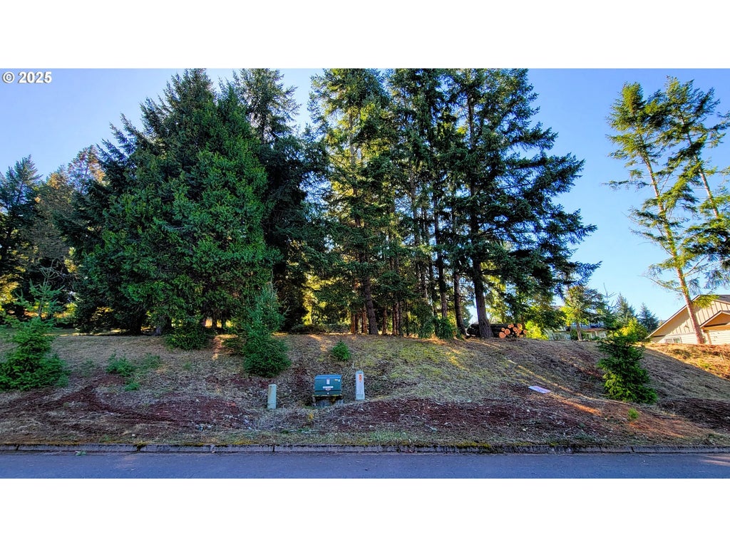 Hiland Ranch Dr 1500, Oakridge