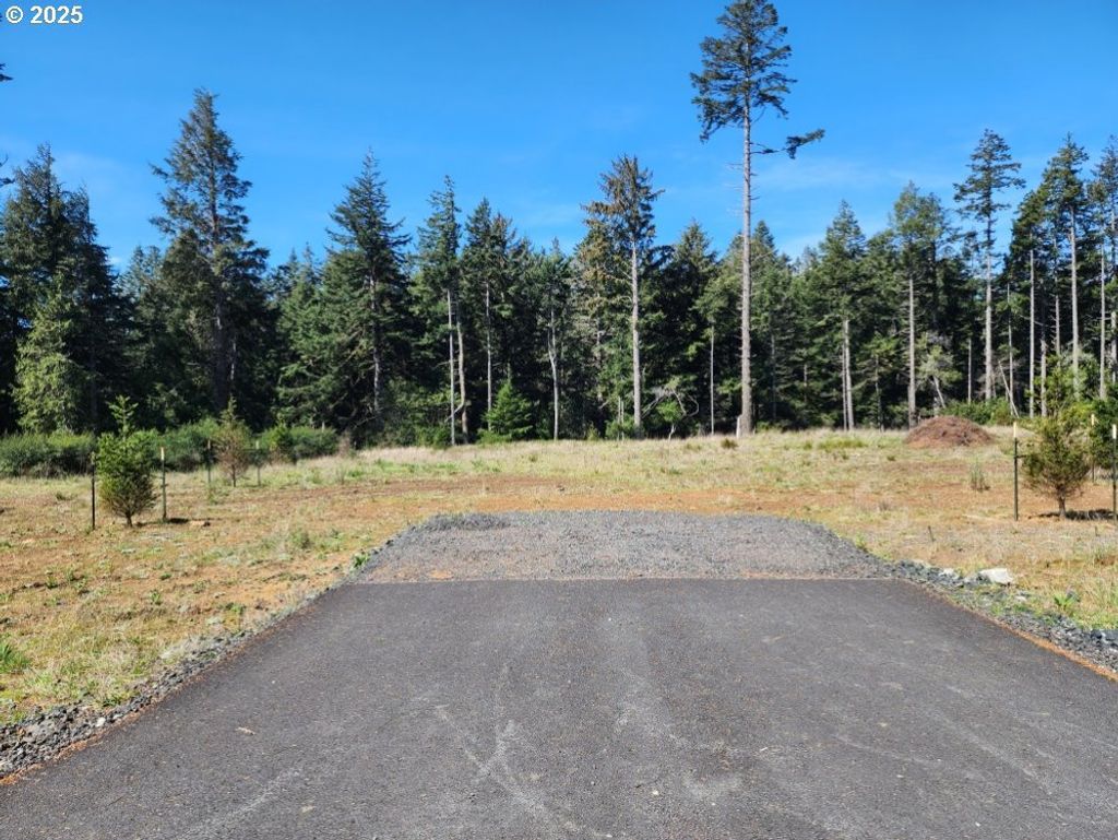 Hubbard Ln, Port Orford