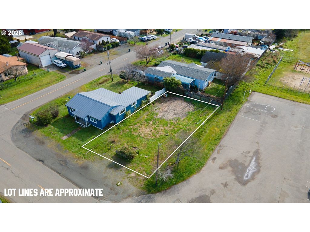 1015 N Lake Rd, Lakeside