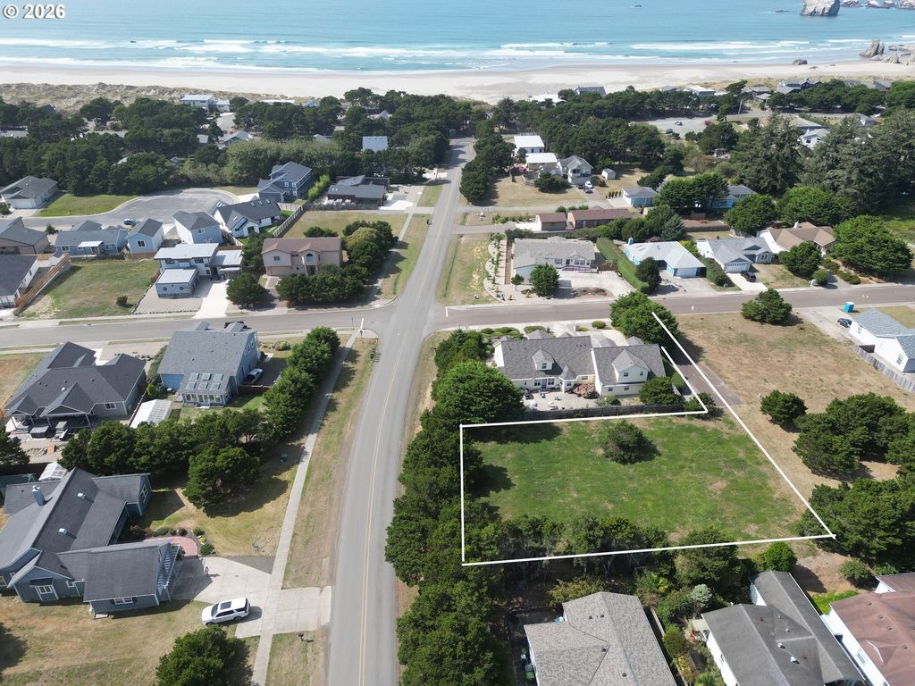 2994 Lincoln Ave Sw, Bandon