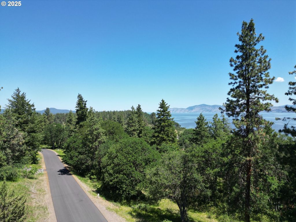 Coopers Hawk Rd, Klamath Falls