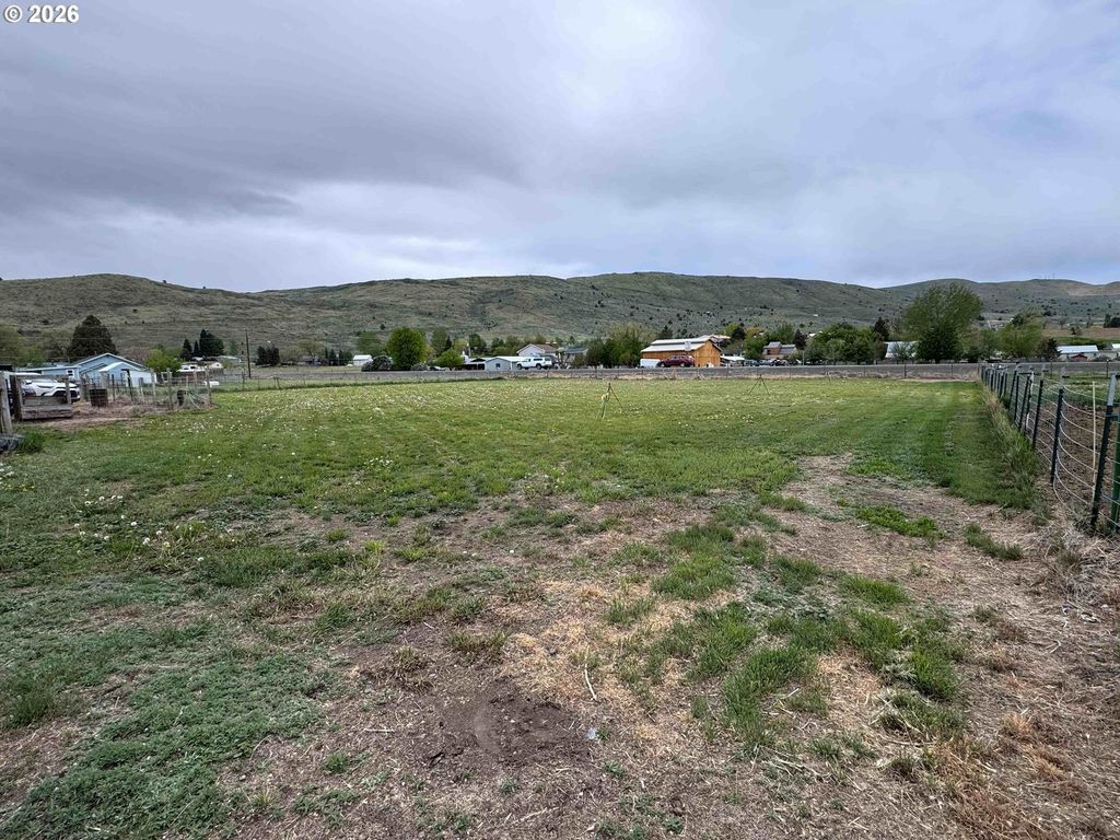 2400 Failing Ave, Baker City