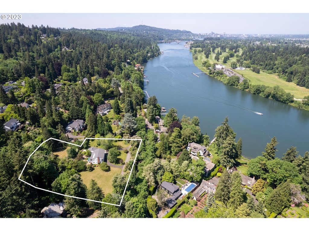 11385 S Riverwood Rd, Portland