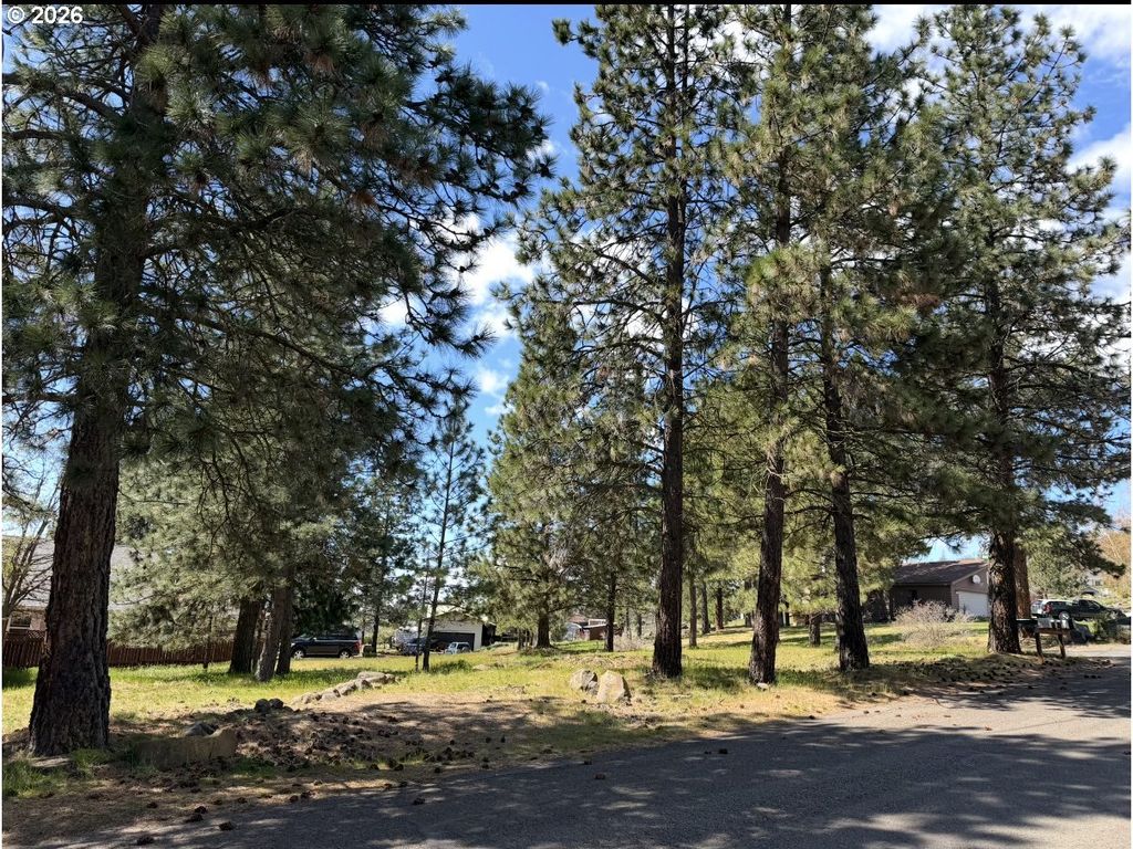 Glover St, Goldendale