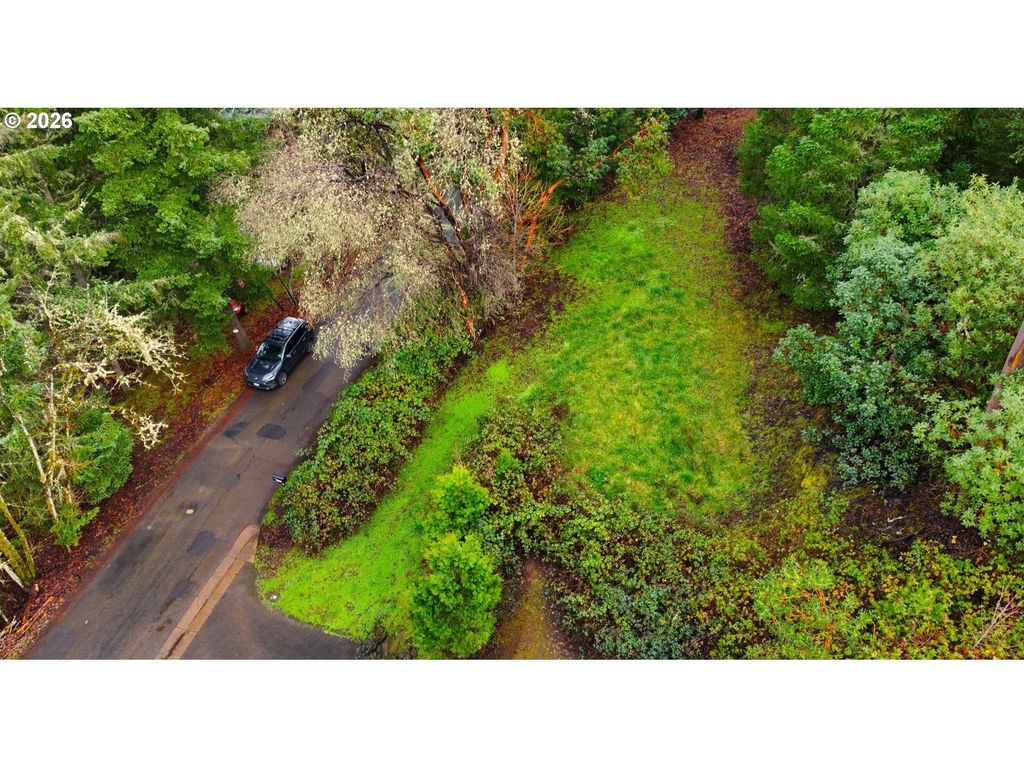 2373 W Military Ave, Roseburg