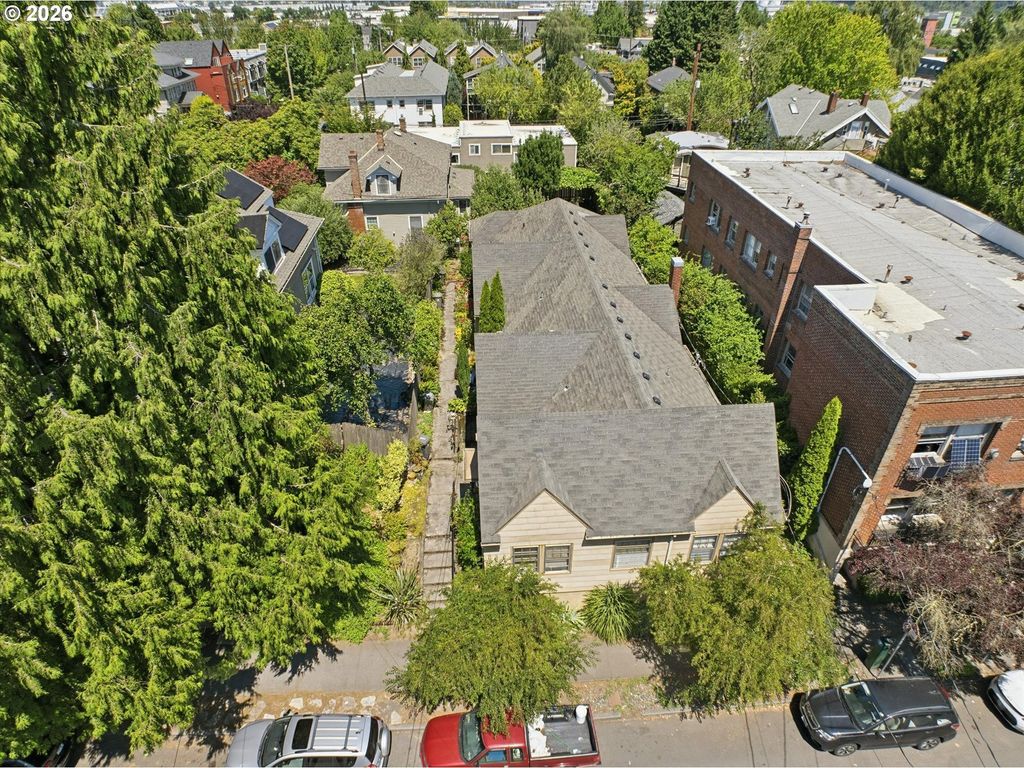 2475 Nw Raleigh St, Portland