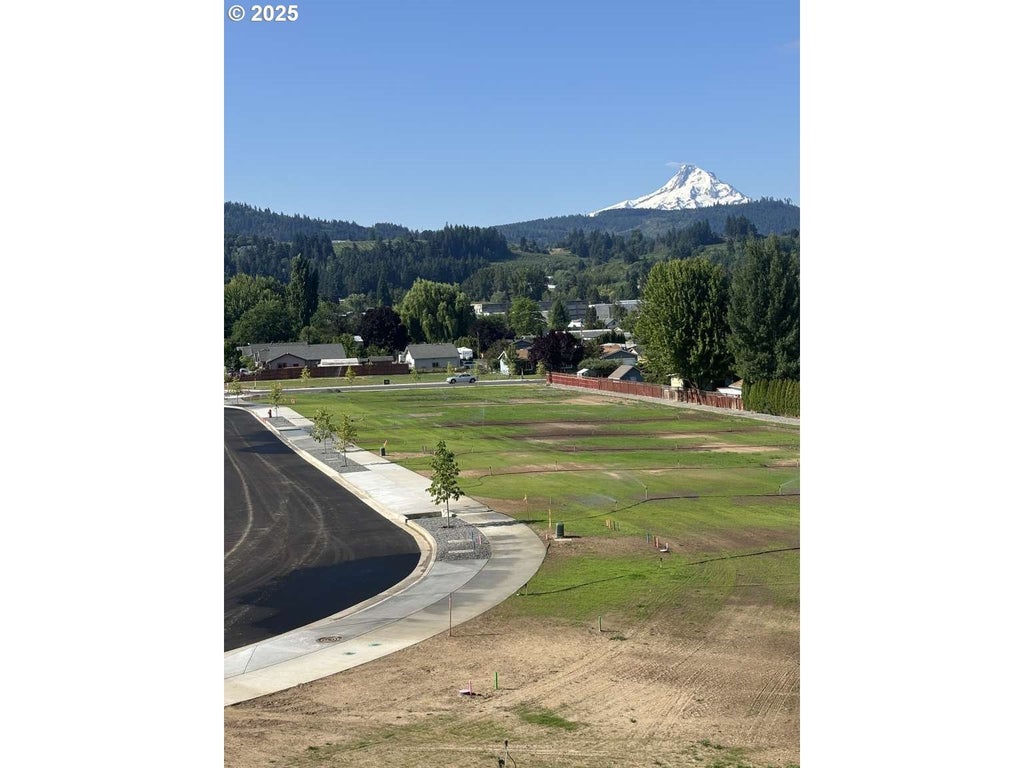 Jones Dr, Hood River