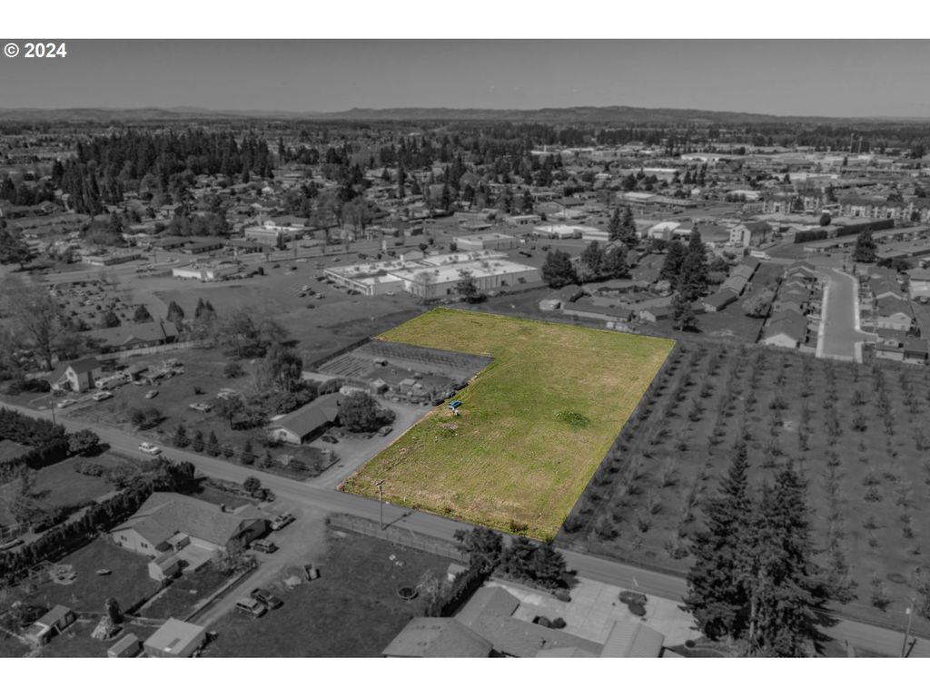 1661 E Lincoln Rd, Woodburn