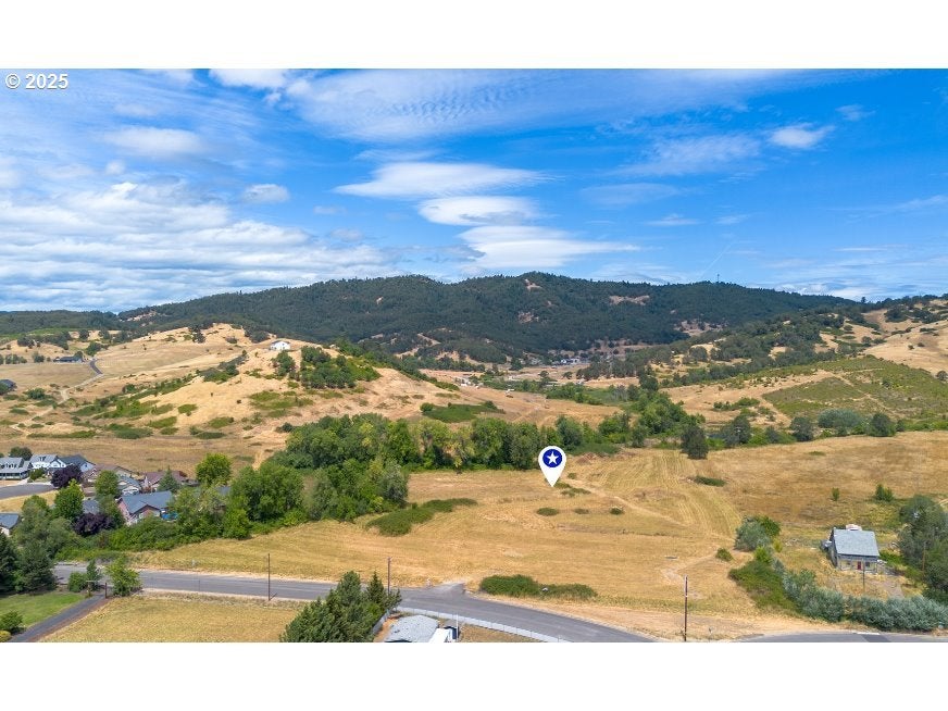 Lookingglass Rd, Roseburg