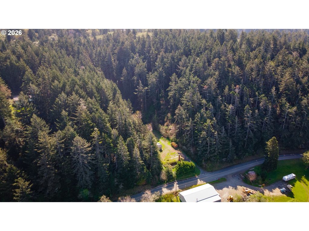 28515 Mateer Rd, Gold Beach