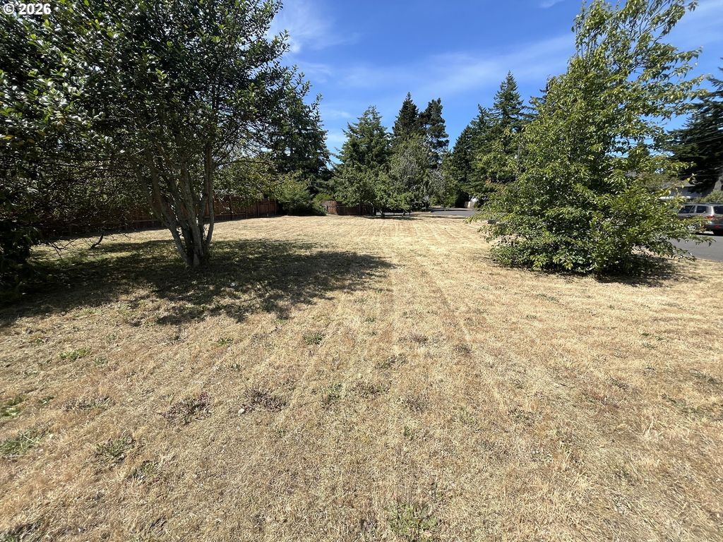 10 Tamarack, Florence