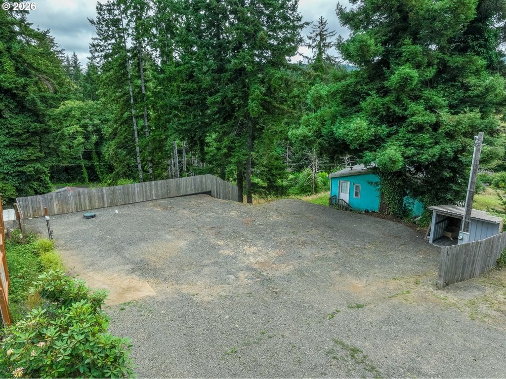 469 N Fawn Dr, Otis