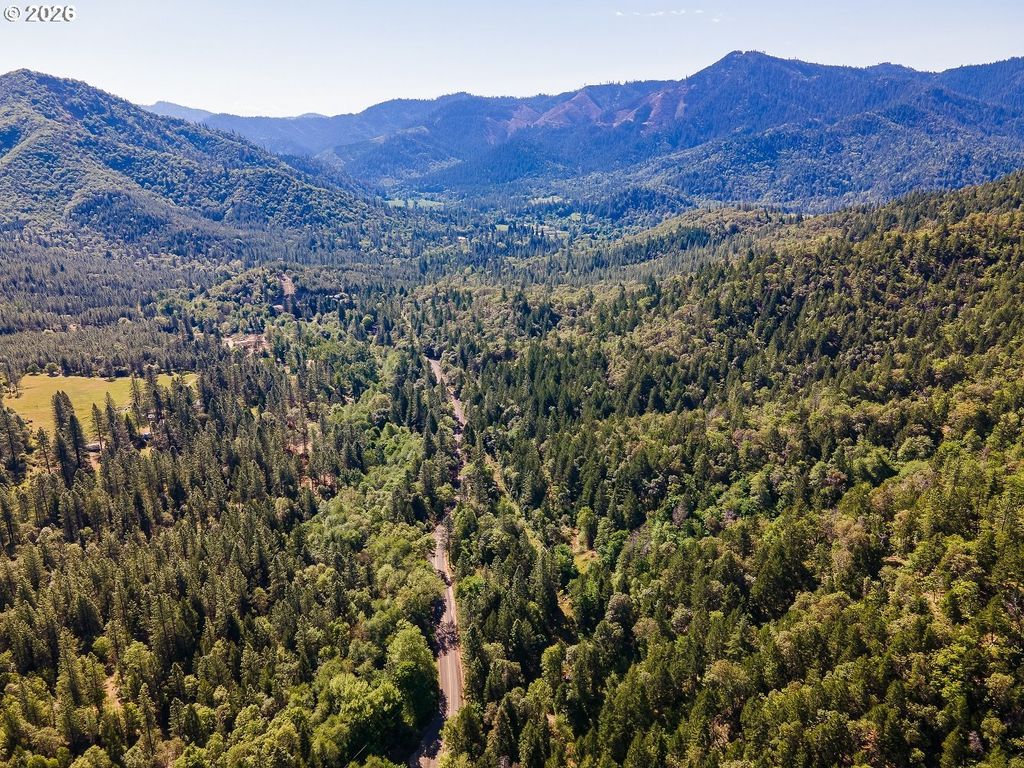 Sykes Cr Rd, Rogue River