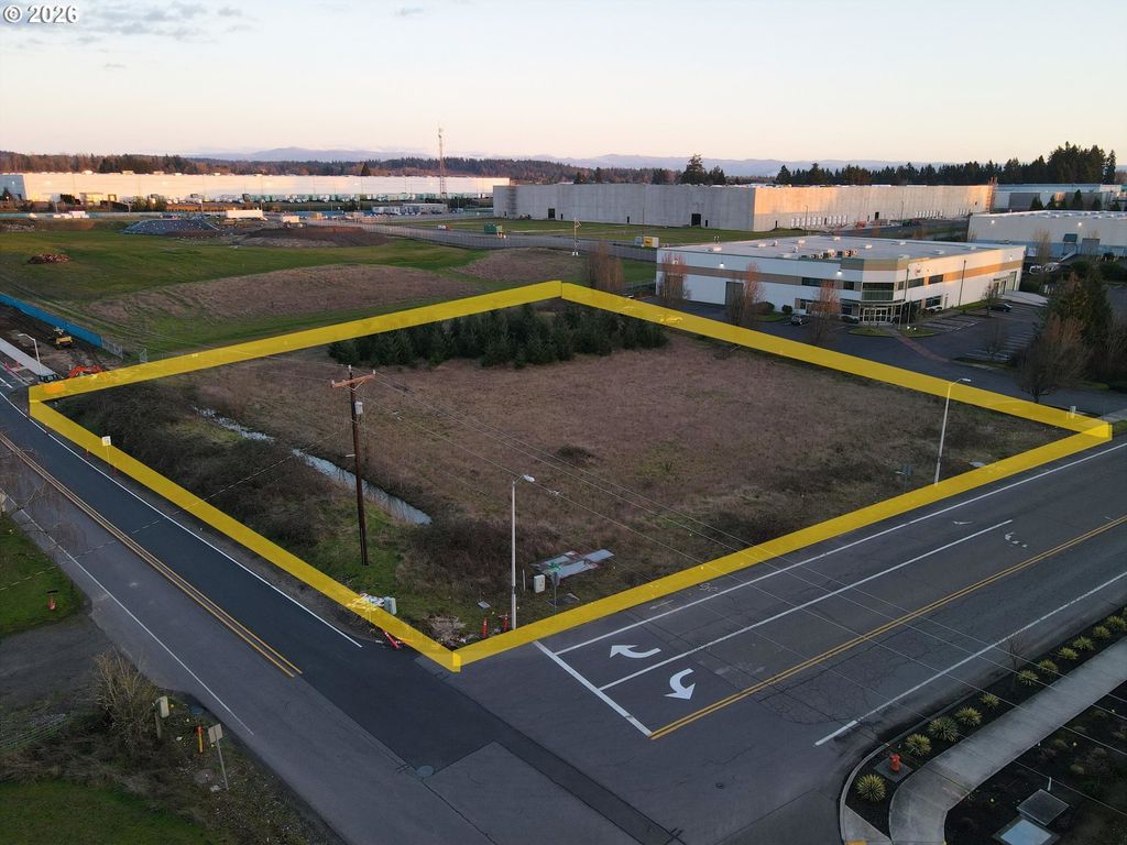 105 S Hazel Dell Way, Canby