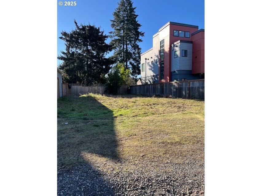 7580 Ne Hassalo St, Portland