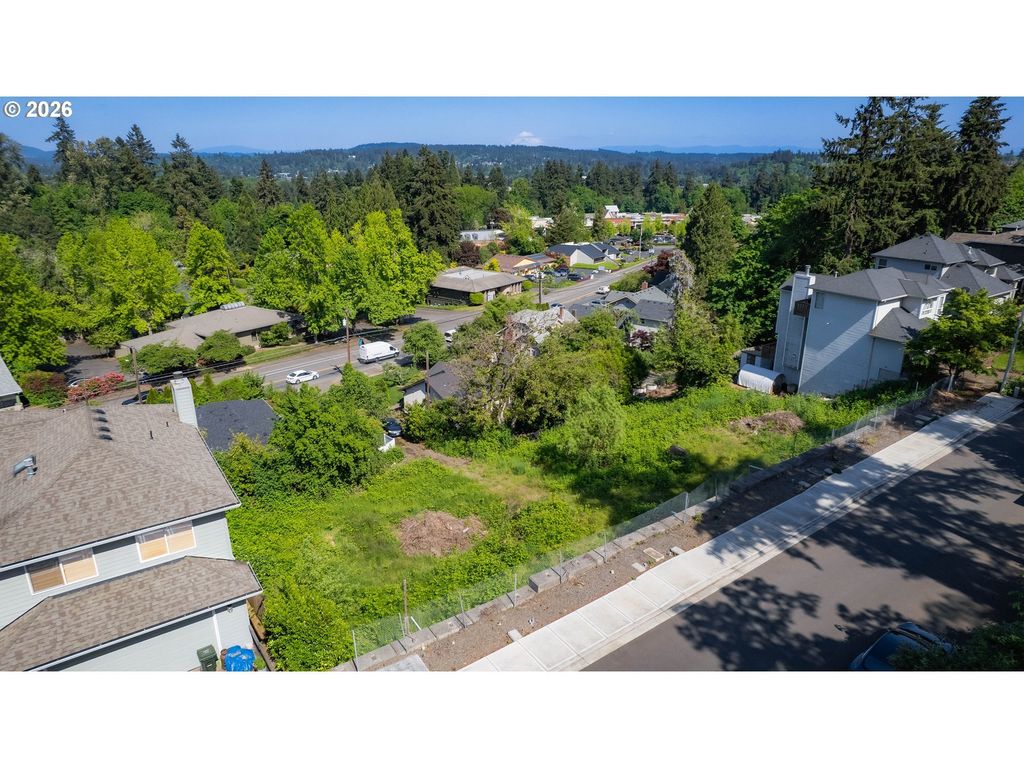 Broadway, West Linn