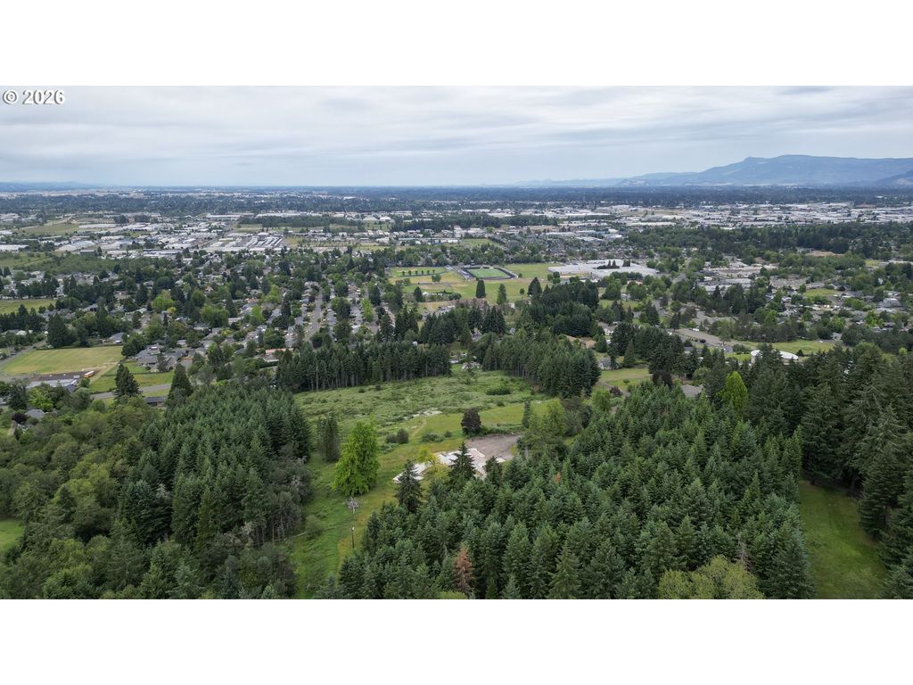 2400 S Louis Ln, Eugene