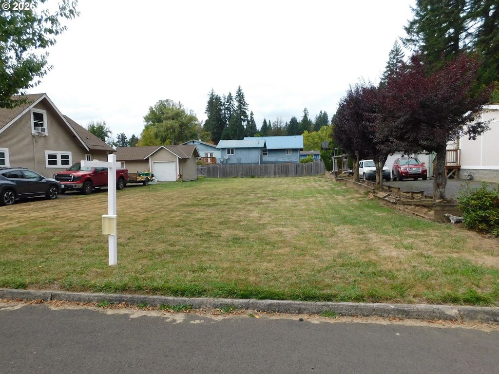 North St, Vernonia