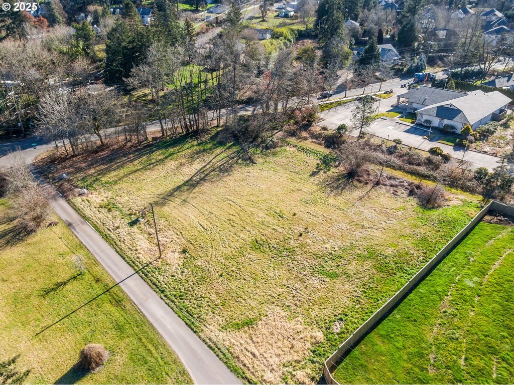 Clara Ln, Lake Oswego