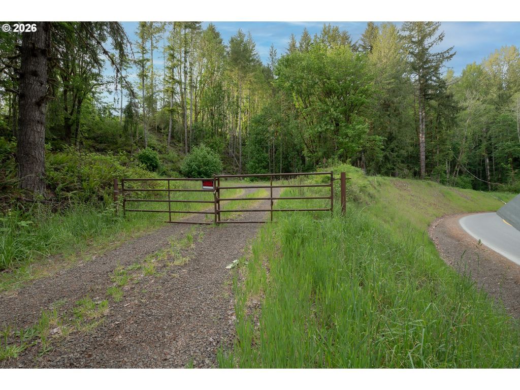 375 N Goble Creek Rd, Kelso
