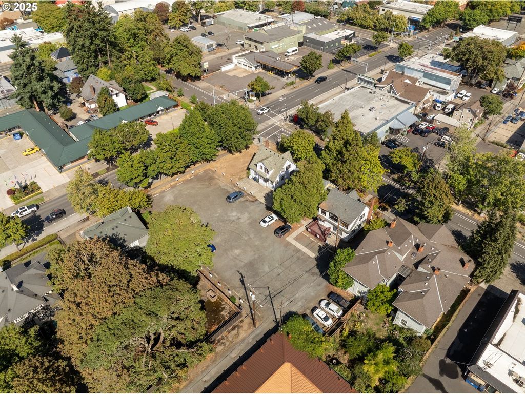 6th St, Eugene